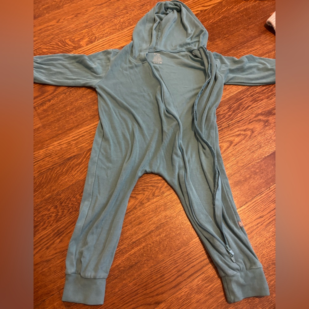 Kyte bamboo hooded romper, 18-24 months